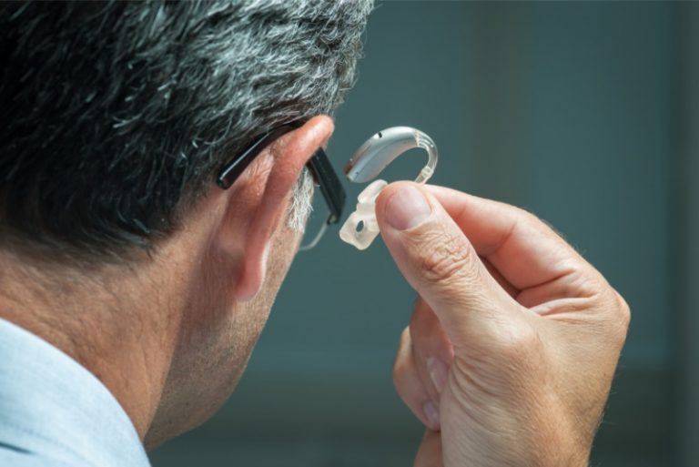 How To Wear Hearing Aids With Glasses? DoctEar